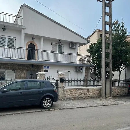 Apartment Leyla