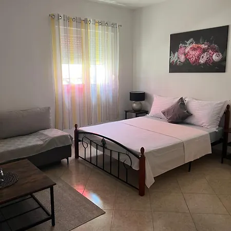 Apartment Leyla Vodice